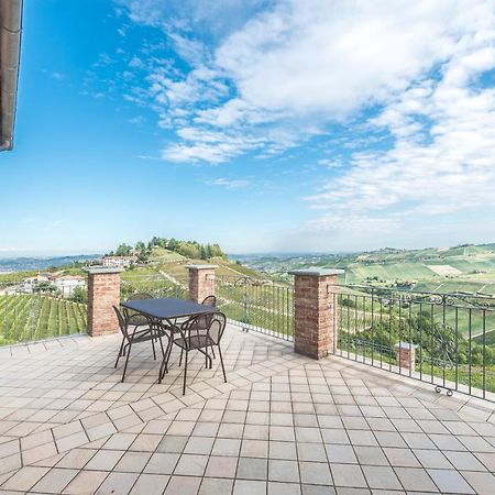Villa Bricco Paglieri, Entire Villa Alba  Eksteriør bilde