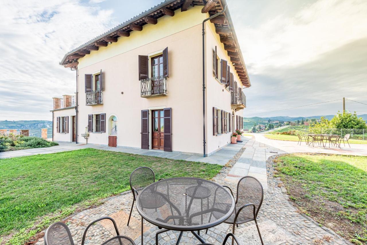 Villa Bricco Paglieri, Entire Villa Alba  Eksteriør bilde