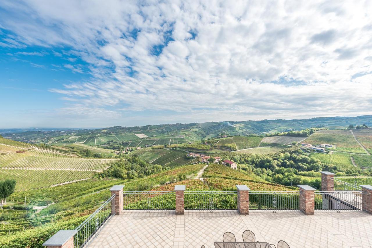 Villa Bricco Paglieri, Entire Villa Alba  Eksteriør bilde