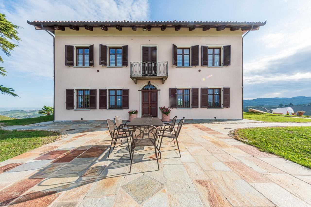 Villa Bricco Paglieri, Entire Villa Alba  Eksteriør bilde