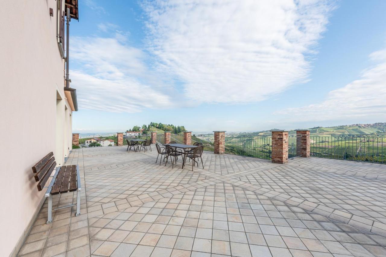Villa Bricco Paglieri, Entire Villa Alba  Eksteriør bilde