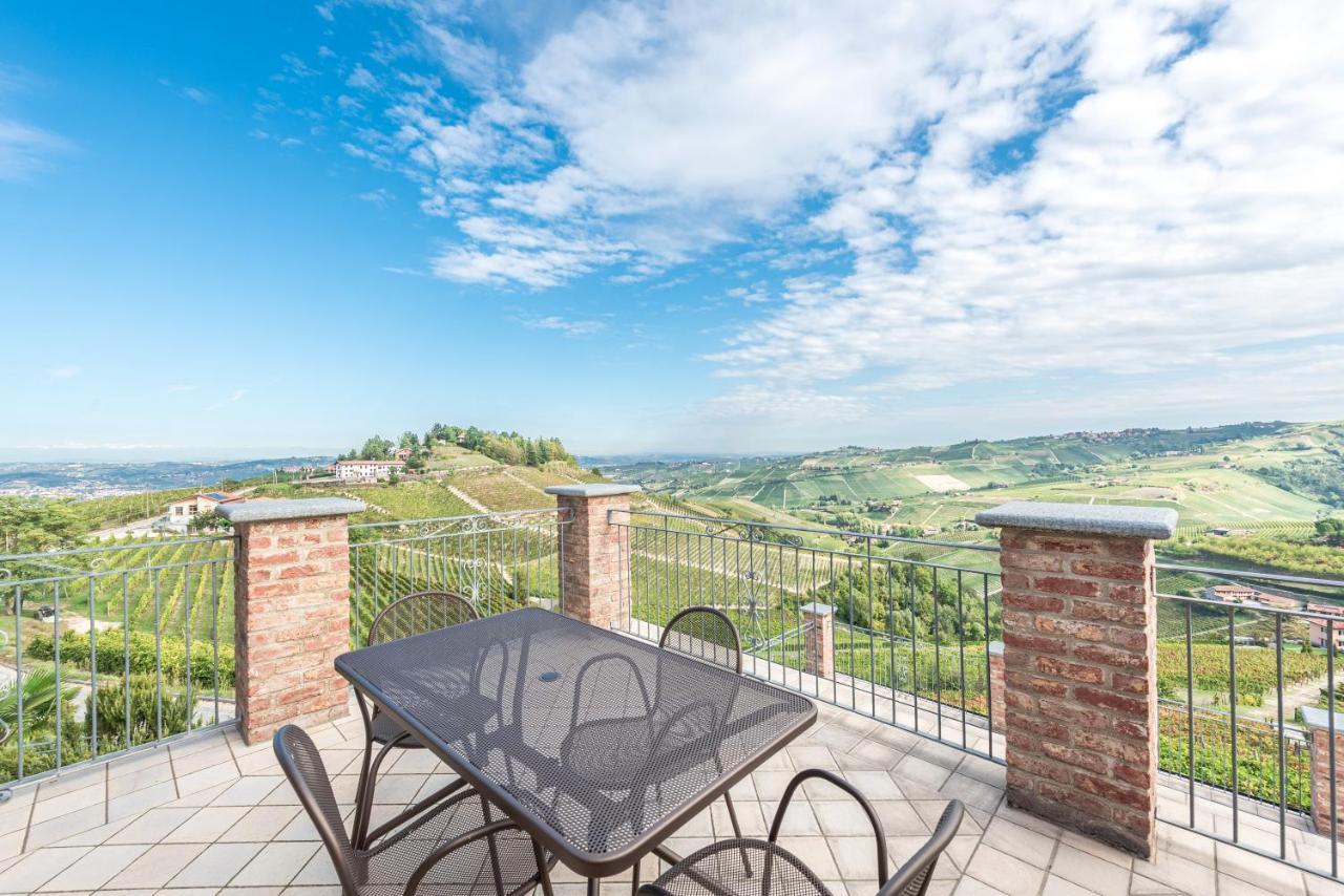 Villa Bricco Paglieri, Entire Villa Alba  Eksteriør bilde