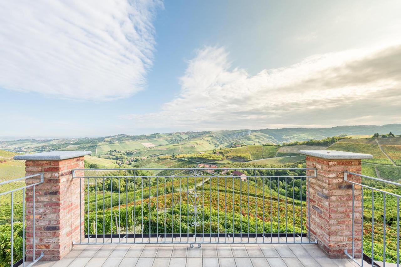 Villa Bricco Paglieri, Entire Villa Alba  Eksteriør bilde