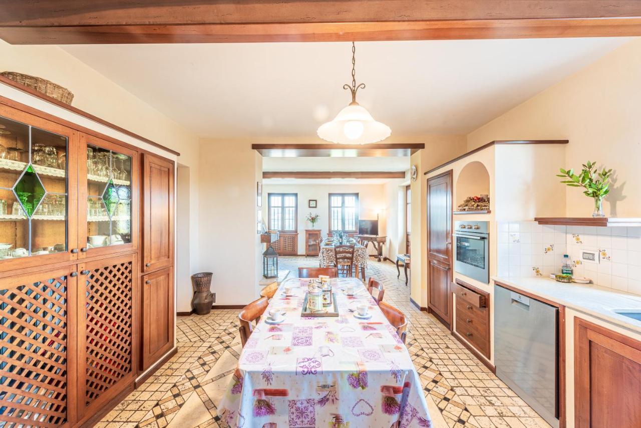 Villa Bricco Paglieri, Entire Villa Alba  Eksteriør bilde