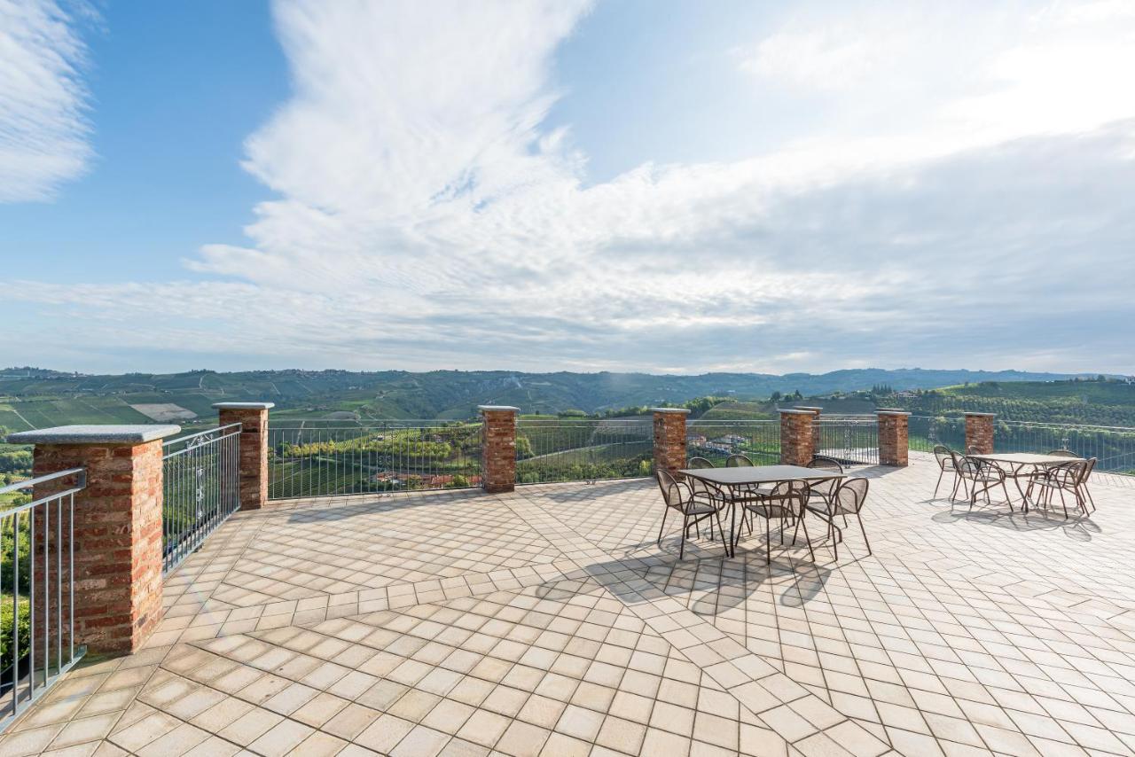 Villa Bricco Paglieri, Entire Villa Alba  Eksteriør bilde