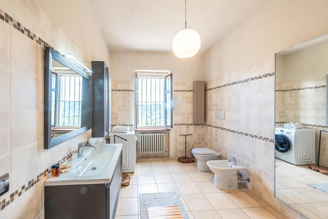 Villa Bricco Paglieri, Entire Villa Alba  Eksteriør bilde