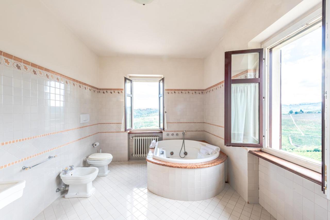 Villa Bricco Paglieri, Entire Villa Alba  Eksteriør bilde