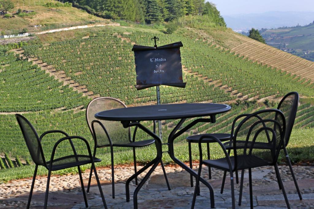 Villa Bricco Paglieri, Entire Villa Alba  Eksteriør bilde